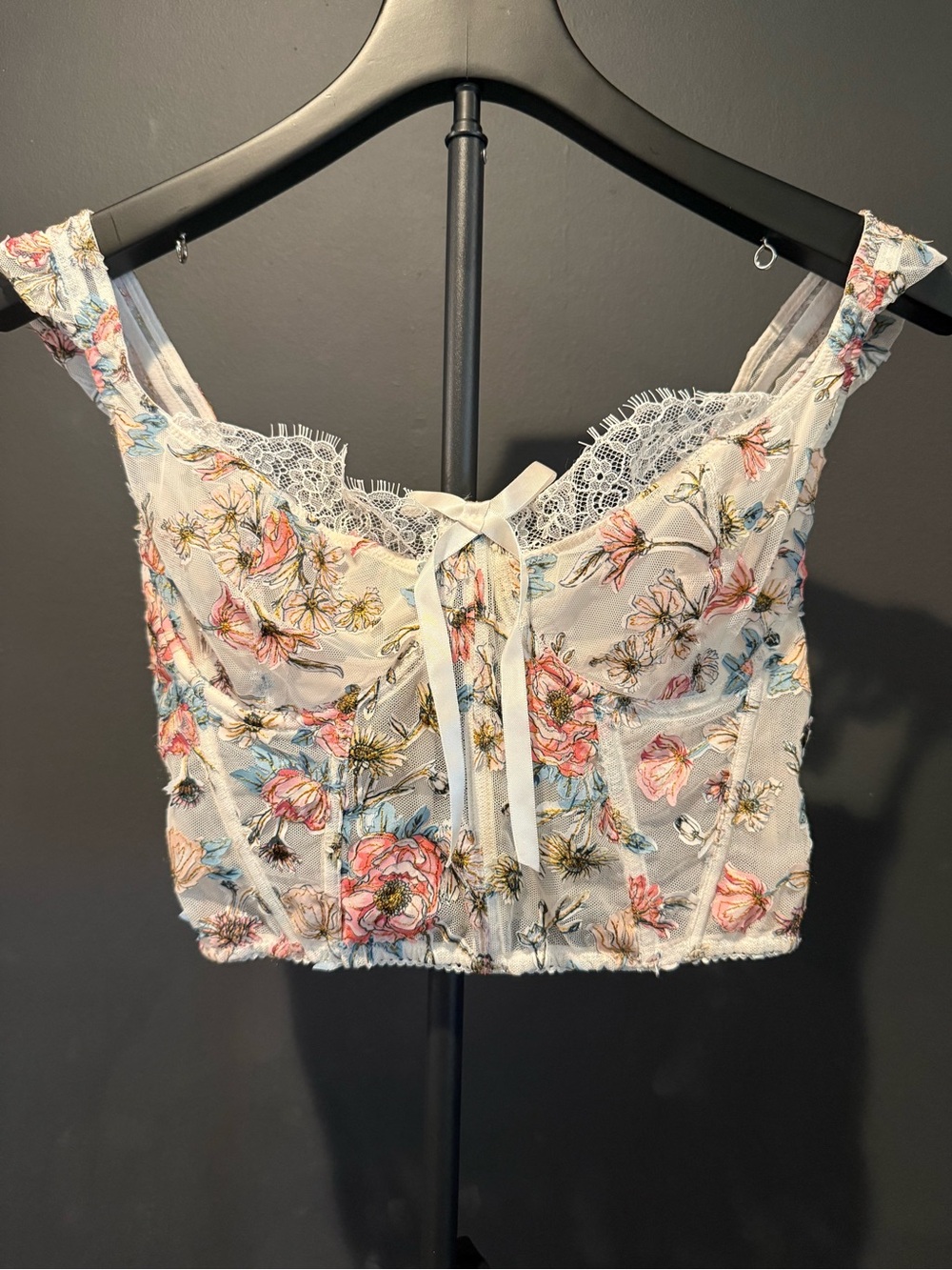 Floral Lace Trim Cropped Camisole Top - White Multi